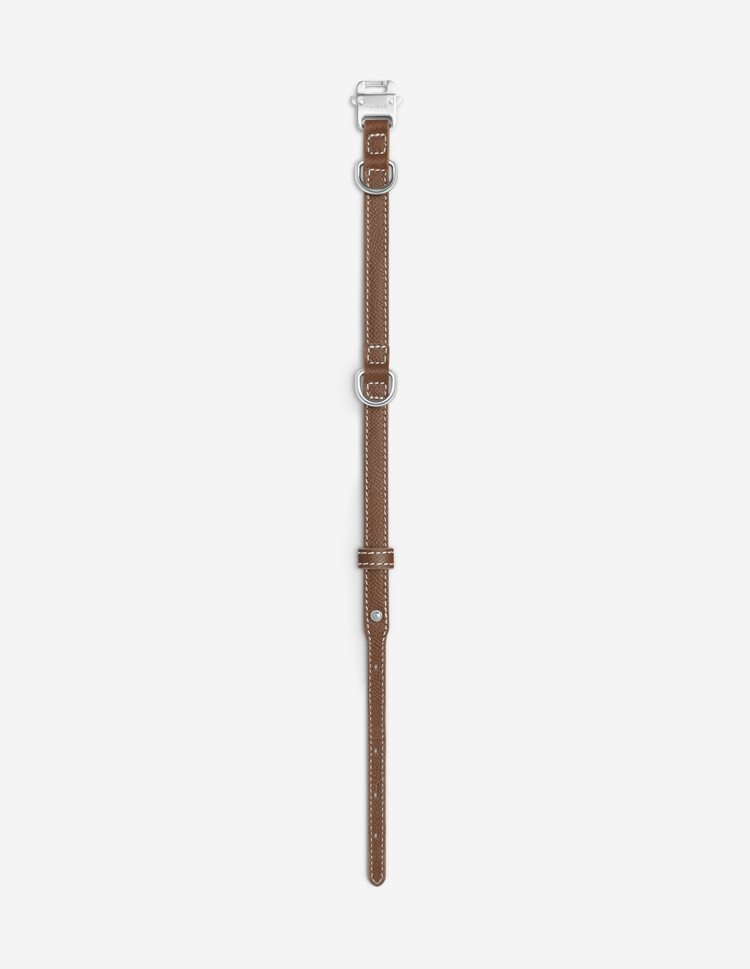 Coleira The Clyde em pele Walnut — detalhe