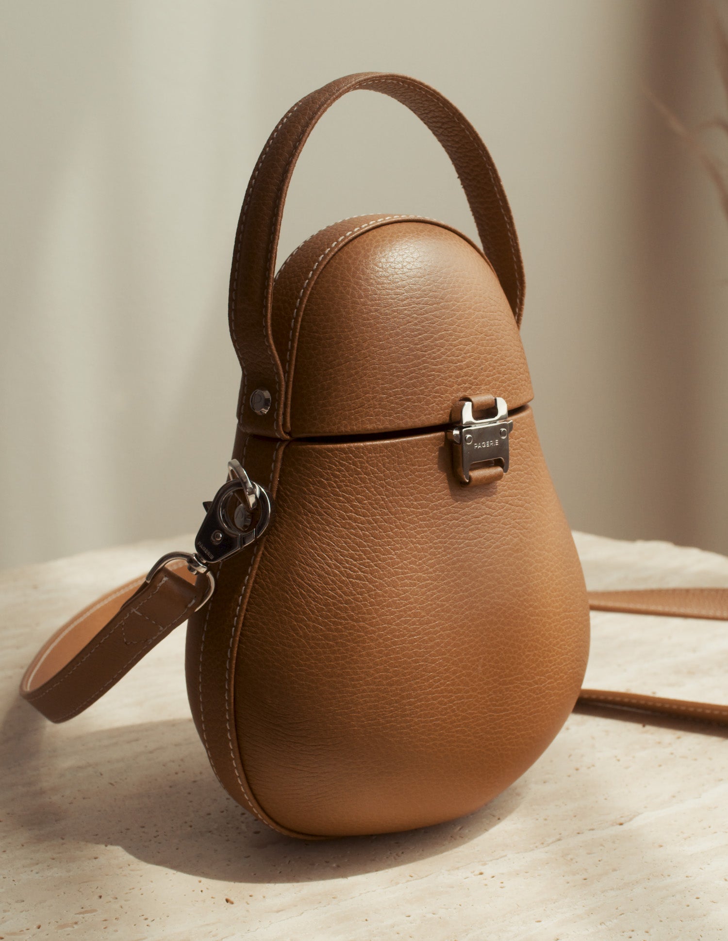 Bolsa The Ève — detalhe do design e acabamento artesanal