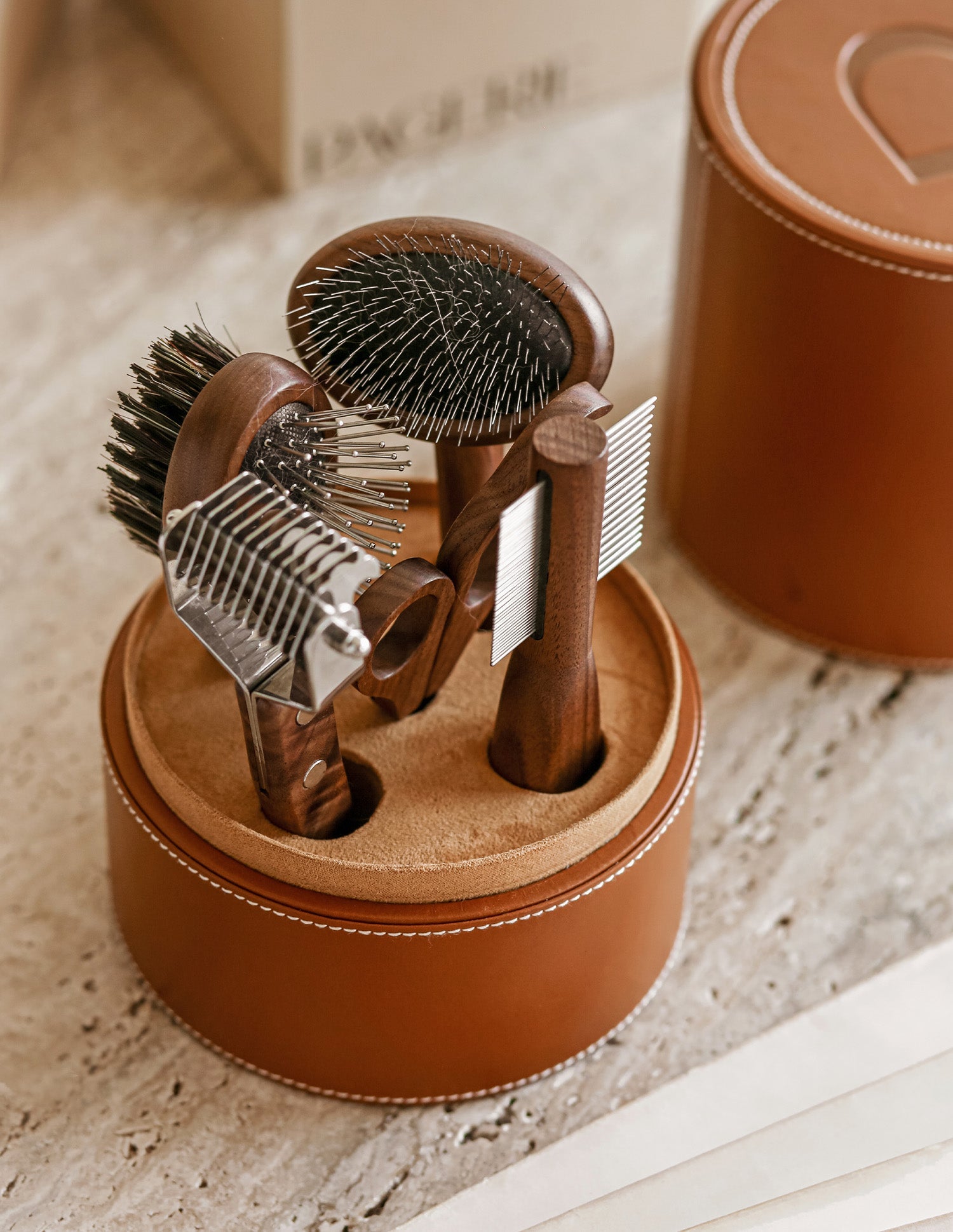 The Pansage — Kit de Grooming Premium da PAGERIE — vista lifestyle
