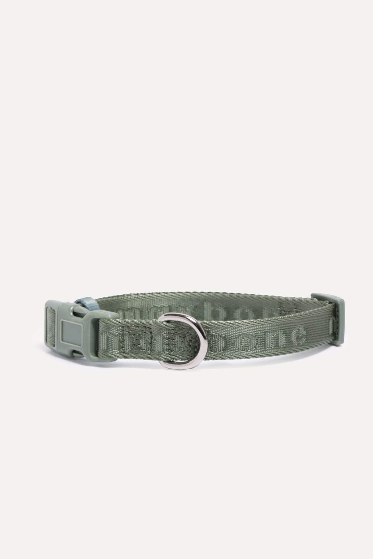 Coleira Signature Collar premium da Maxbone em verde sálvia — detalhe da textura (44)